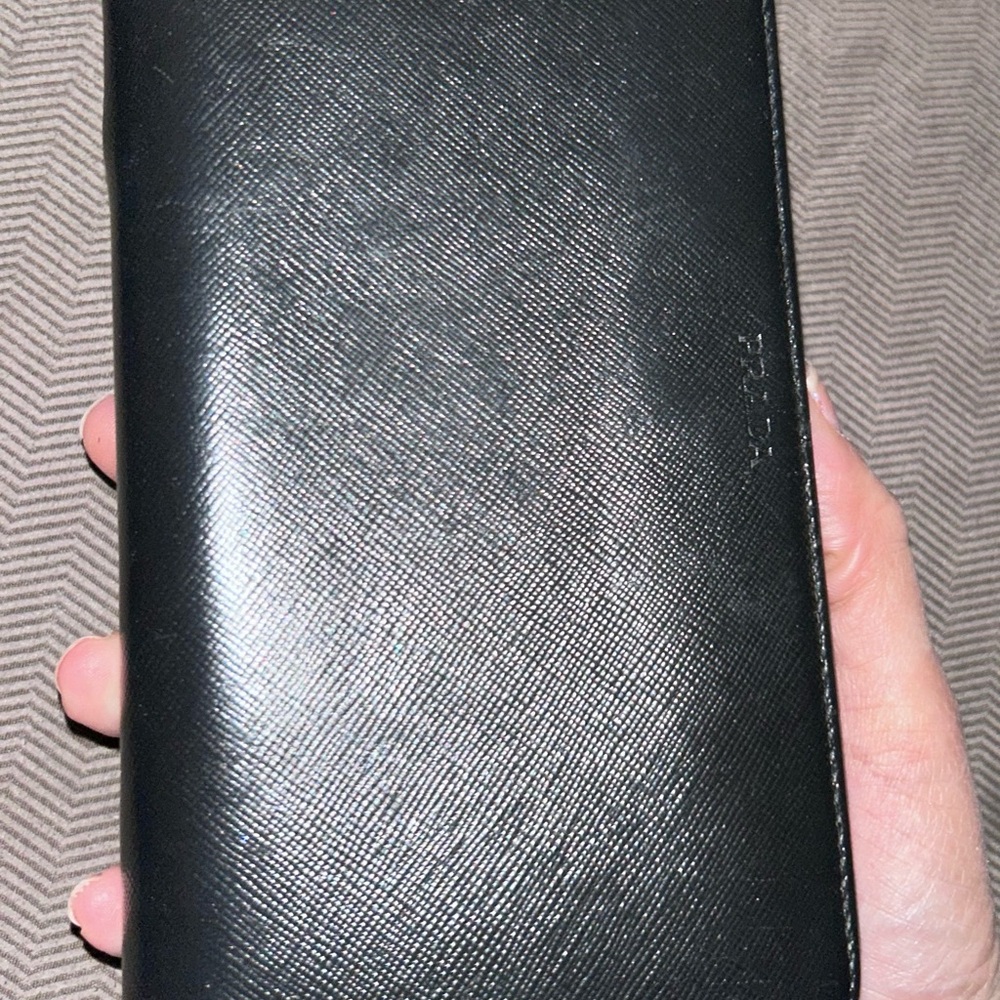 PRADA Leather Wallet EUC - Picture 5 of 9